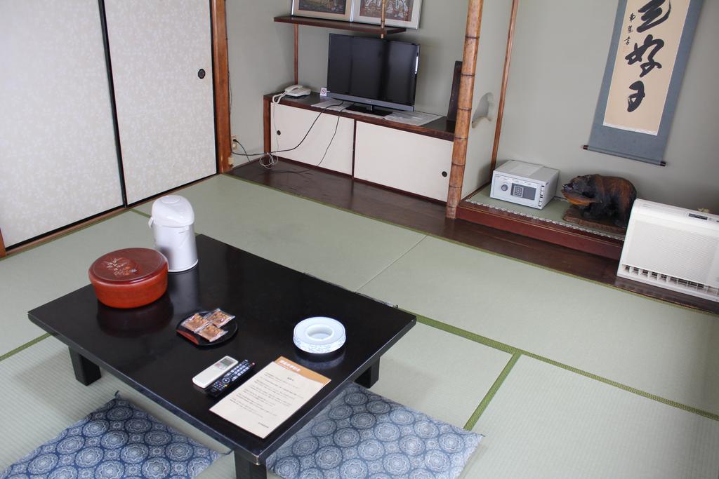 Kinokuniya Ryokan Fujisawa Habitación foto