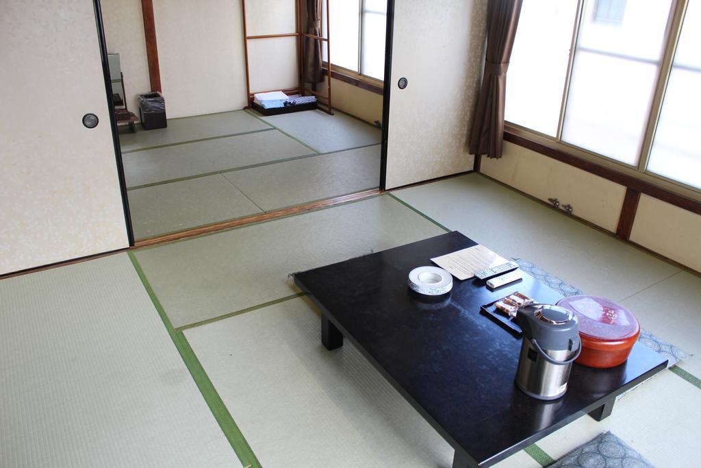 Kinokuniya Ryokan Fujisawa Habitación foto